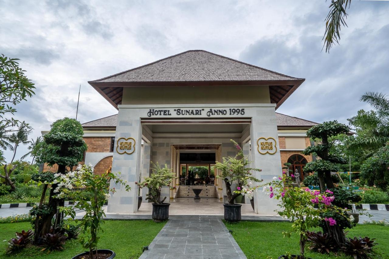 New Sunari Lovina Beach Resort Extérieur photo