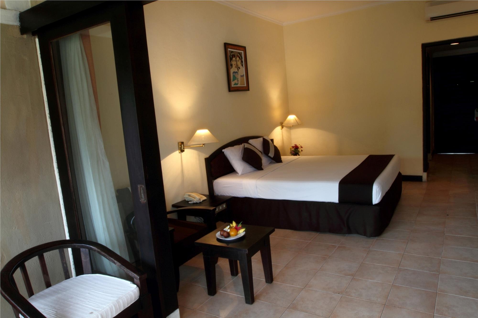 New Sunari Lovina Beach Resort Extérieur photo